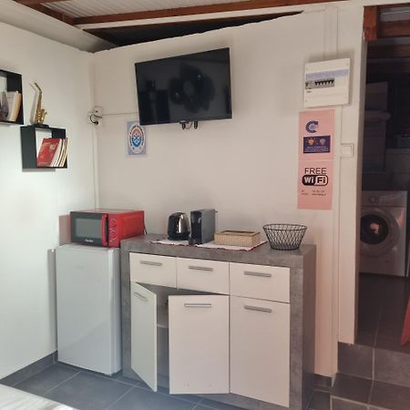 Charmant Studio D'Invite - Baie Mahault Eksteriør billede
